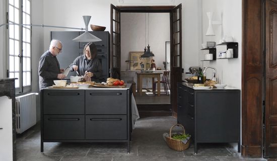 Ehepaar kocht in Küche