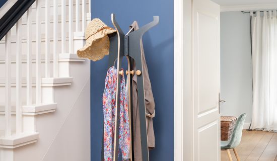 Bauanleitung: Minimalistische Design-Garderobe selber bauen Detail