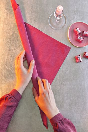 Serviette falten Rose Schritt 1