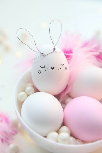 Ostereier pastell rosa weiß hasenohren hase süß niedlich Osterhase