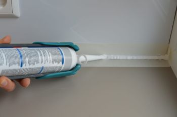 Silikonfuge neu ziehen: Silikoniermasse spritzen