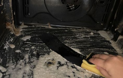Backofen reinigen mit Backpulver
