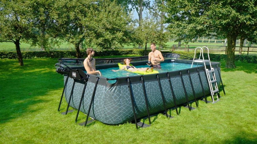 Framepool im Garten