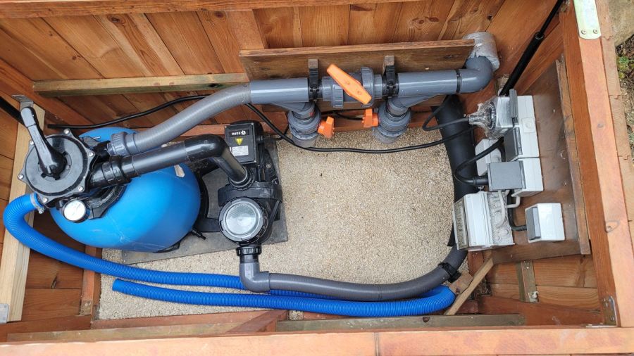 Pooltechnik im Holzkasten