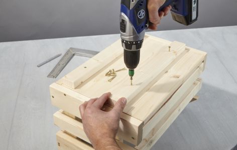 Gerüst für Holzkiste bauen