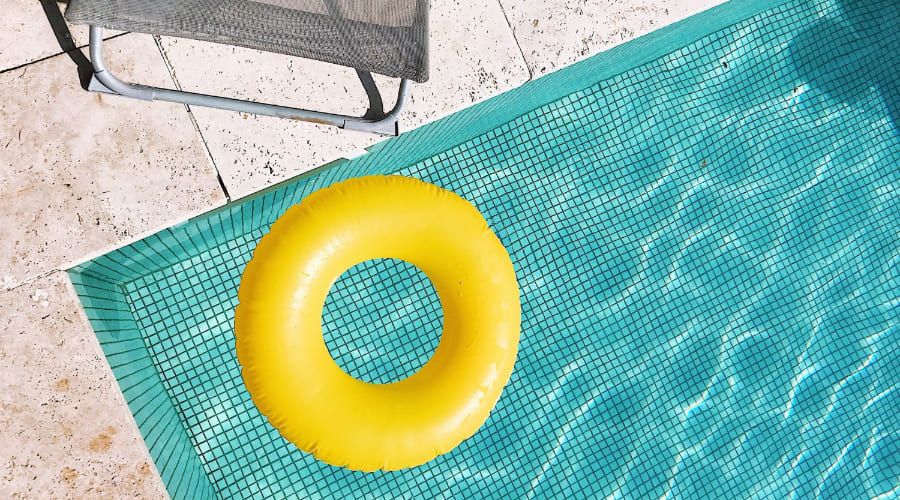 Sauberer Pool