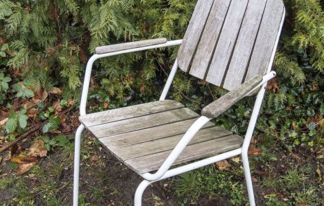 Gartenstuhl restaurieren Vorher