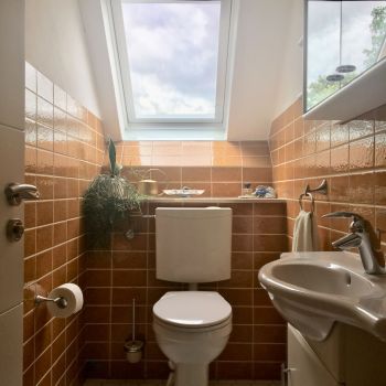 WC unter Dachschräge