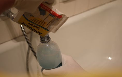 Badewanne vor lackieren richtig säubern