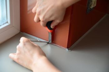 Alte Silikonfugen entfernen