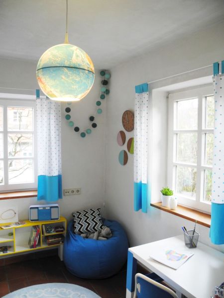 Globusleuchte Bauanleitung Globus Lampe selber machen basteln im Kinderzimmer