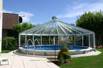 Schwimmbeckenüberdachung über Gartenpool