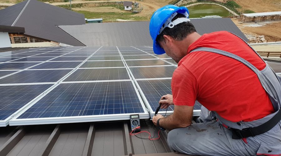 Wärmepumpe mit Solarstrom kombinieren Solaranlage montieren