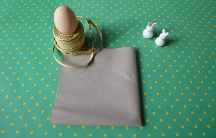 Faltanleitung Servietten Ostern