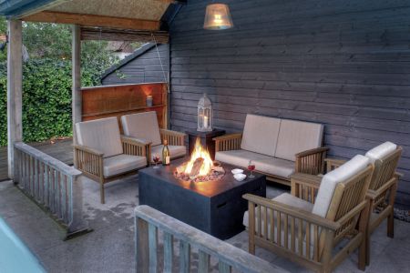 Geschlossene Feuer auf der Terrasse sind erlaubt