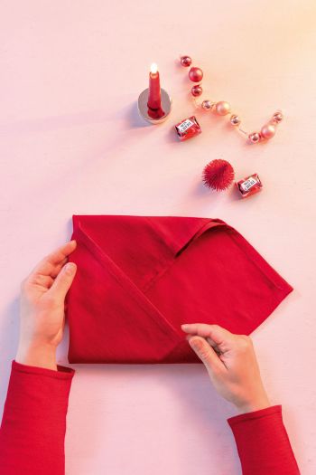 Serviette falten Schritt 1