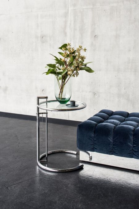 Adjustable table E.1027, ein höhenverstellbarer Tisch