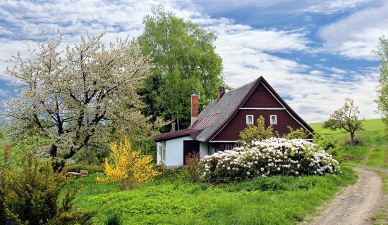 Altes Haus mit Garten