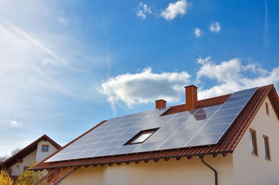 Volles Photovoltaik-Dach