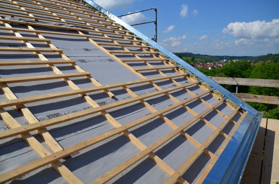 Dachlattung mit Konterlatten und Traglatten