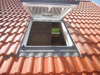 Geöffnetes Dachfenster