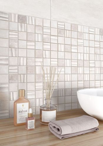Mosaikfliesen beige Akzente Muschel Verkleidung Waschtisch Fliesenspiegel