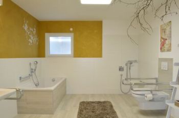 Einliegerwohnung im Keller mit Badezimmer