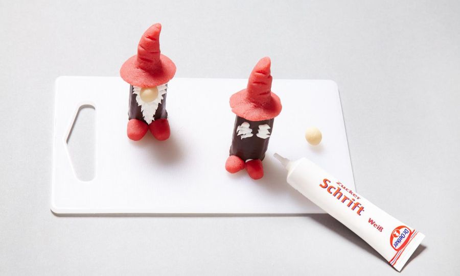 Bananenzwerge als essbare Tischdeko für Weihnachten Kinder
