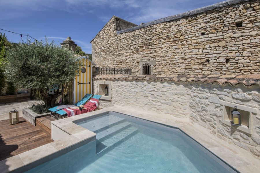 Pool im mediterranen Stil