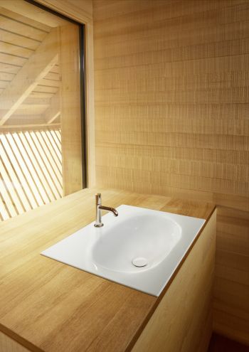 Waschtisch aus Holz