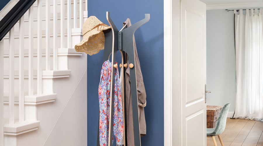 Bauanleitung: Minimalistische Design-Garderobe selber bauen Detail