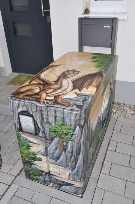 Wärmepumpe hinter Airbrush verstecken