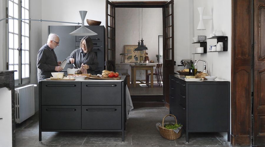Ehepaar kocht in Küche