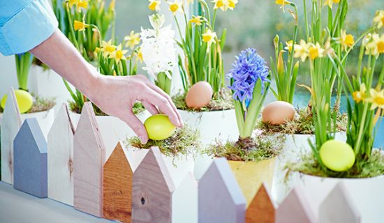 Frühlingbasteln Frühlingsdeko Fensterbank Ostern Osterdeko