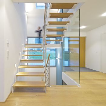 Halbgewendelte Treppe mit Zwischenpodest