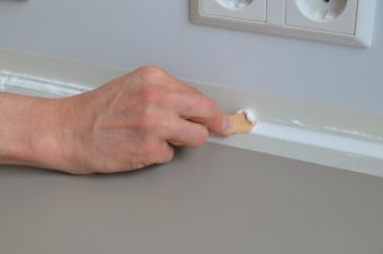 Silikonfugen abziehen Anleitung
