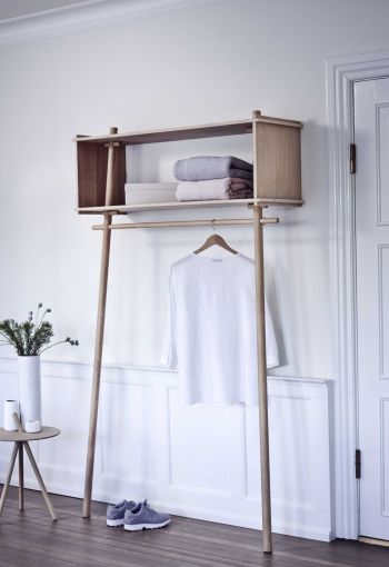 Minimalistischer Kleiderständer