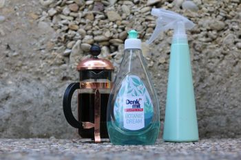 Spülmittel und Kaffee