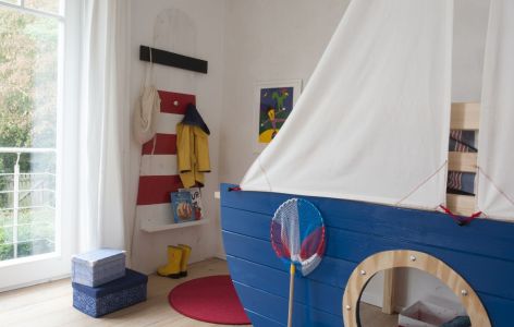 kinderbett schiff mit leuchtturm garderobe selber bauen