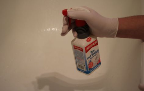 Badewanne säubern