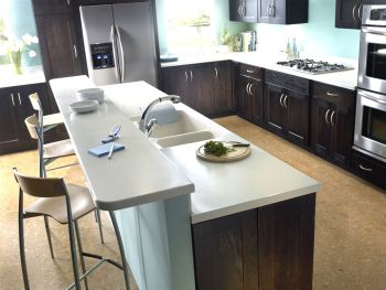 Arbeitsplatte und Spüle aus dem Mineralwerkstoff Corian