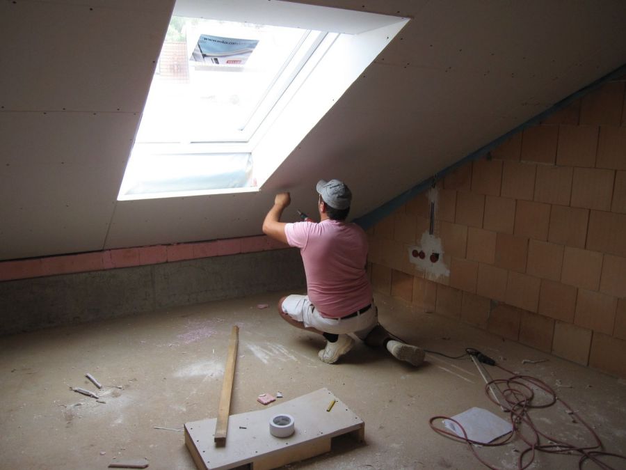 Dachausbau mit Gipskartonplatten Trockenbau