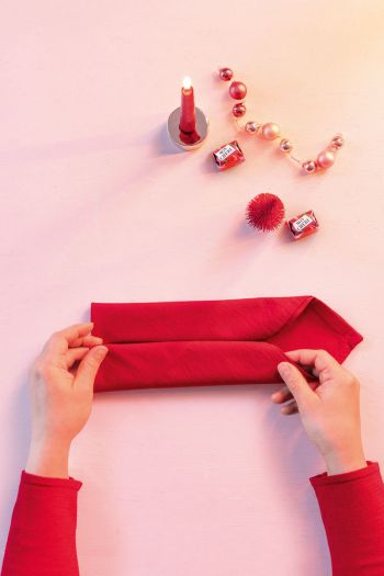Serviette falten Schritt 2