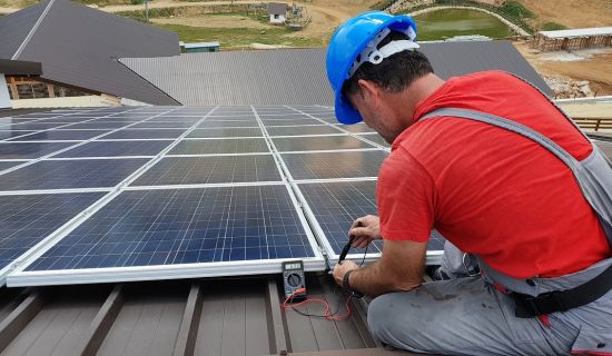 Wärmepumpe mit Solarstrom kombinieren Solaranlage montieren