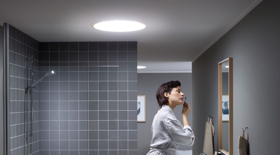 Lichtkamin bringt Tageslicht in fensterlose Räume