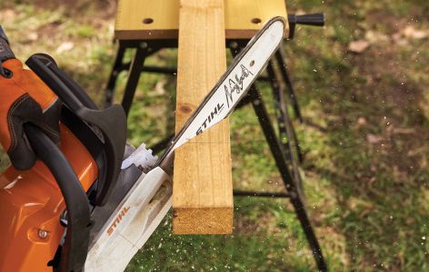 Holz schräg zuschneiden