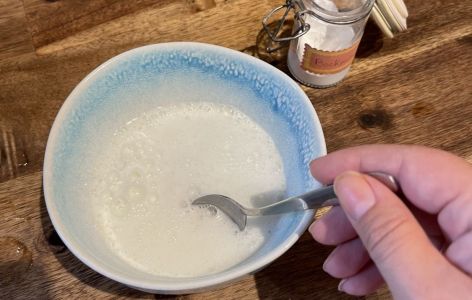 Schüssel mit angerührtem Backpulver