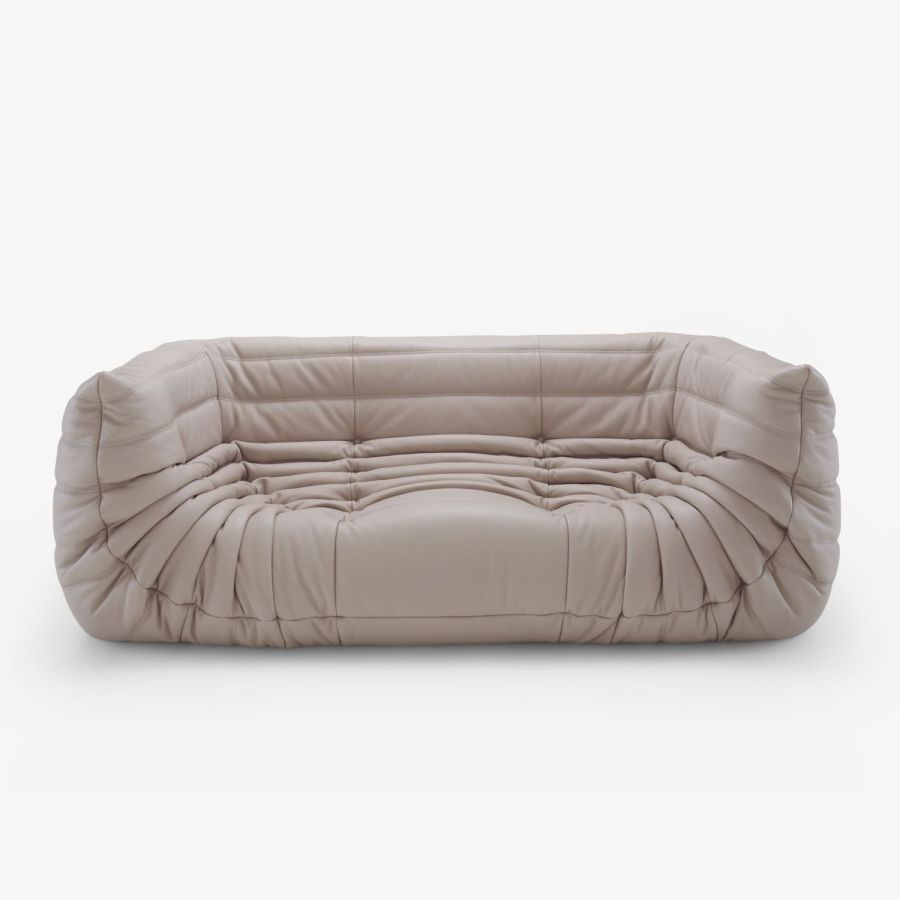 Das knautschig weiche Sofa Togo im Farbton Beige