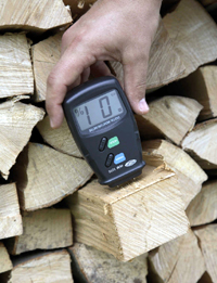 Feuchtigkeit messen Brennholz Scheitholz Kaminholz Restfeuchte messen