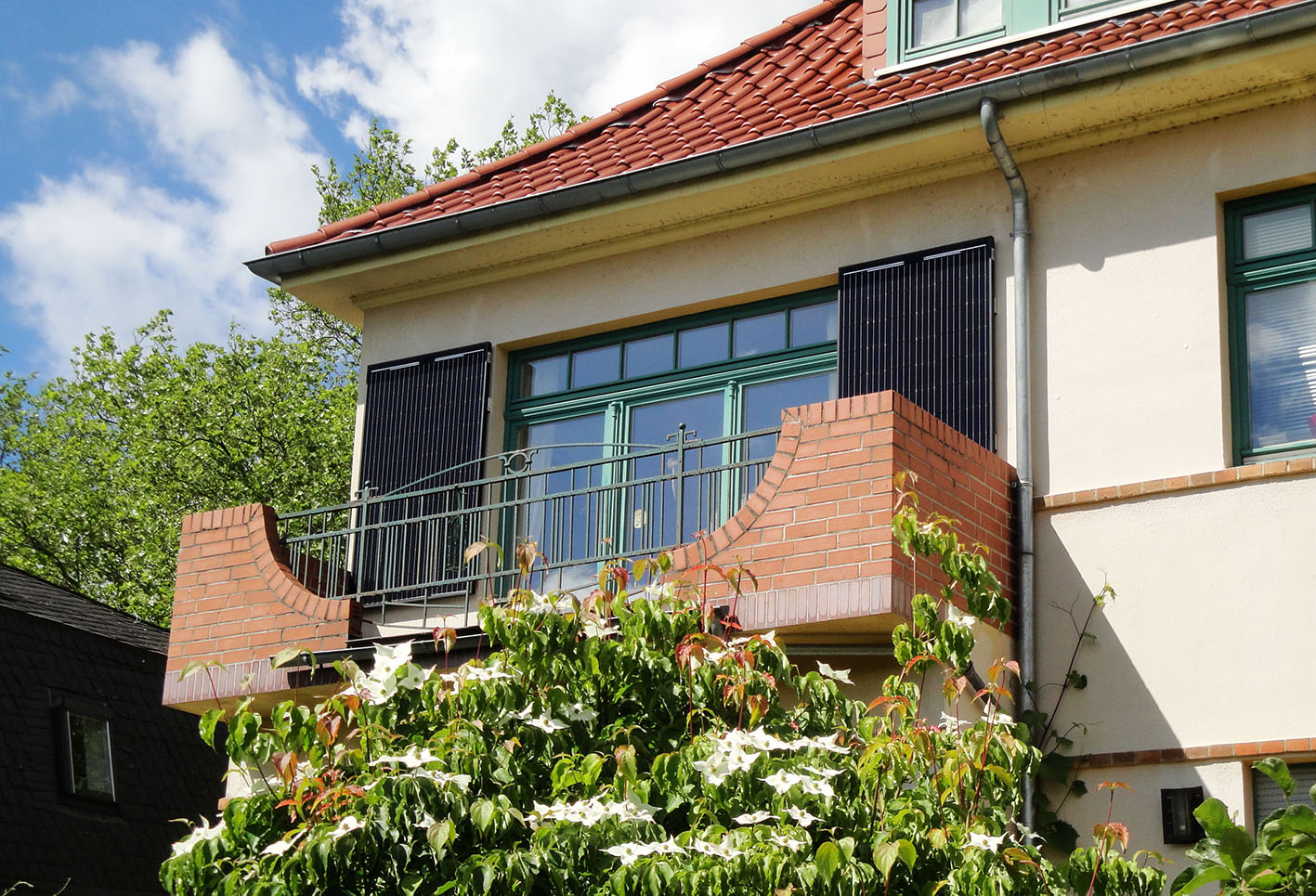 kleine Solaranlage für Balkon Fassade steckerferrtig